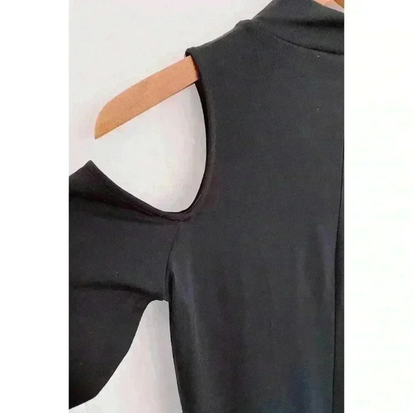 BNWOT Women’s Black Cold Shoulder Dress by Highline Size  XS - Picture 4 of 4